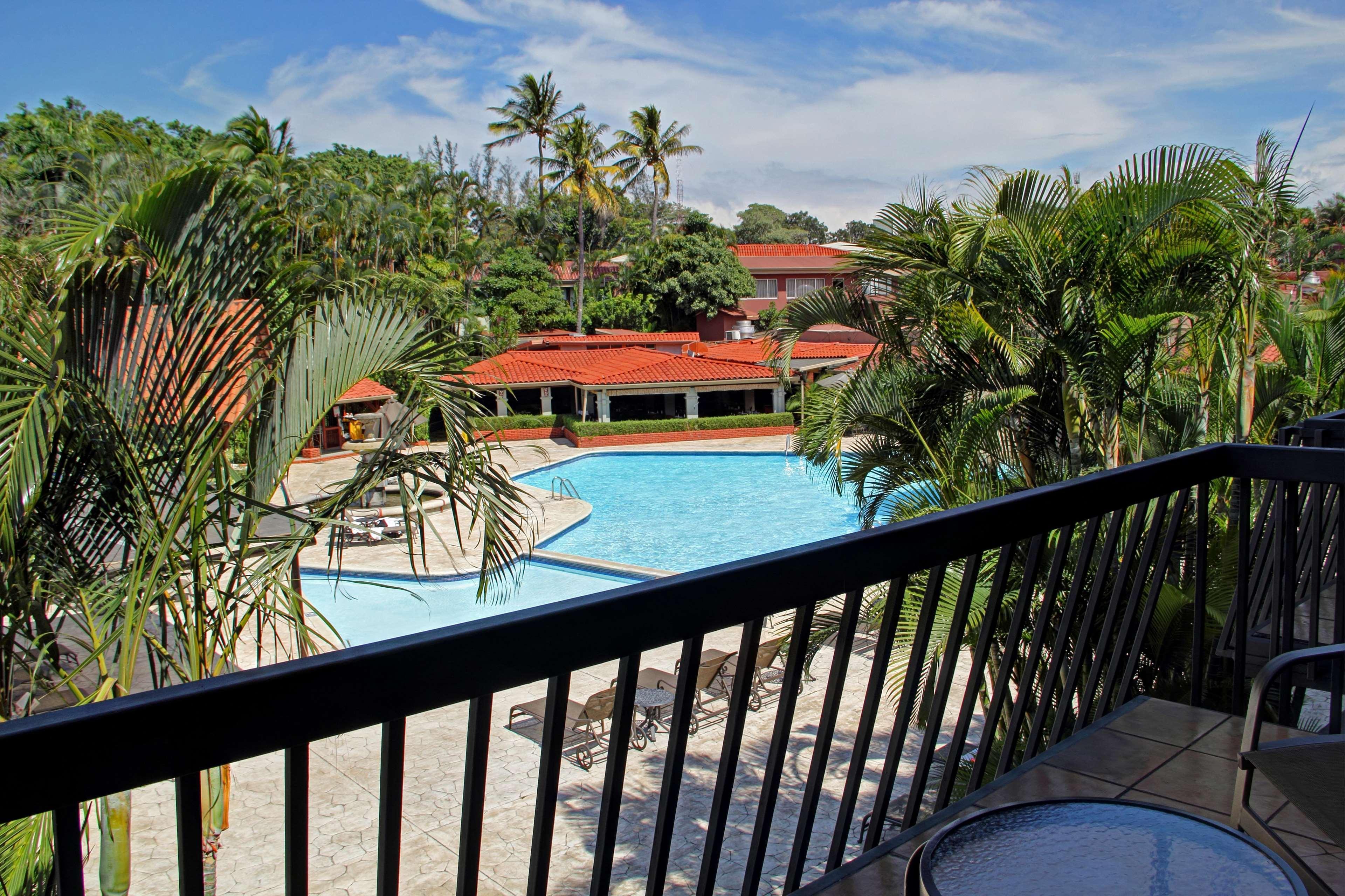 Hilton Cariari Doubletree San Jose - Costa Rica Hotel Luaran gambar The pool at the hotel