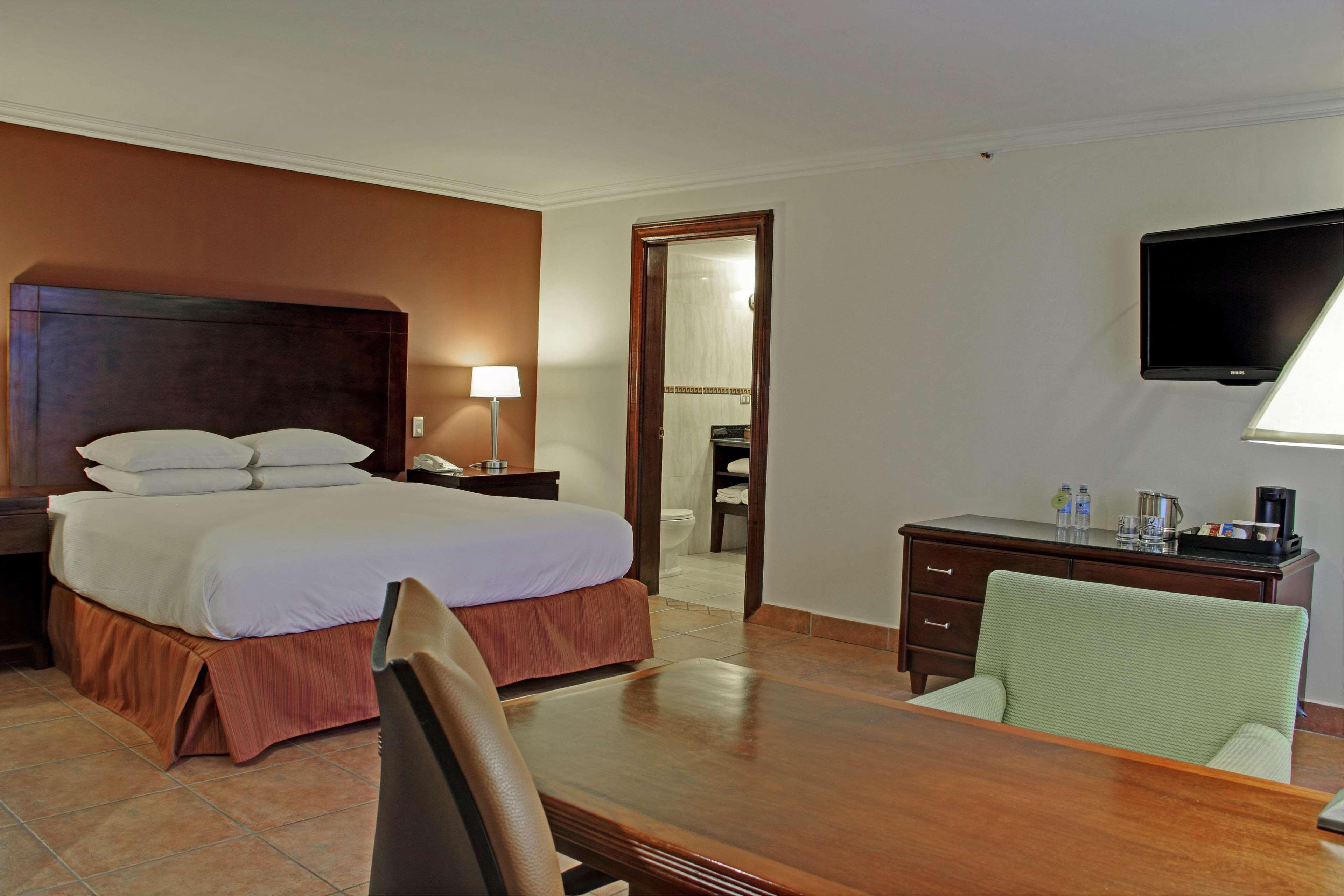 Hilton Cariari Doubletree San Jose - Costa Rica Hotel Luaran gambar A room at the hotel