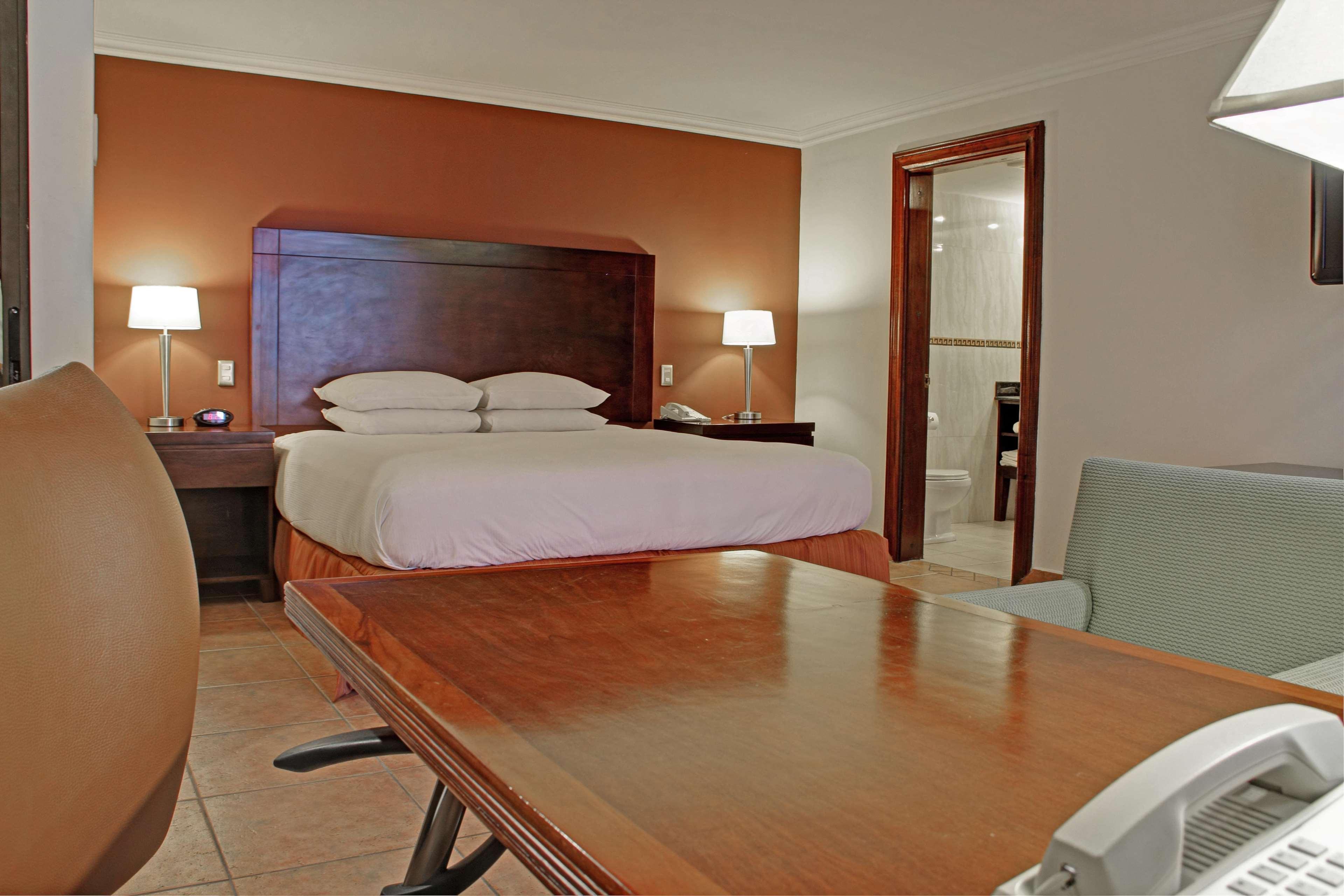 Hilton Cariari Doubletree San Jose - Costa Rica Hotel Luaran gambar A typical room at the Holiday Inn