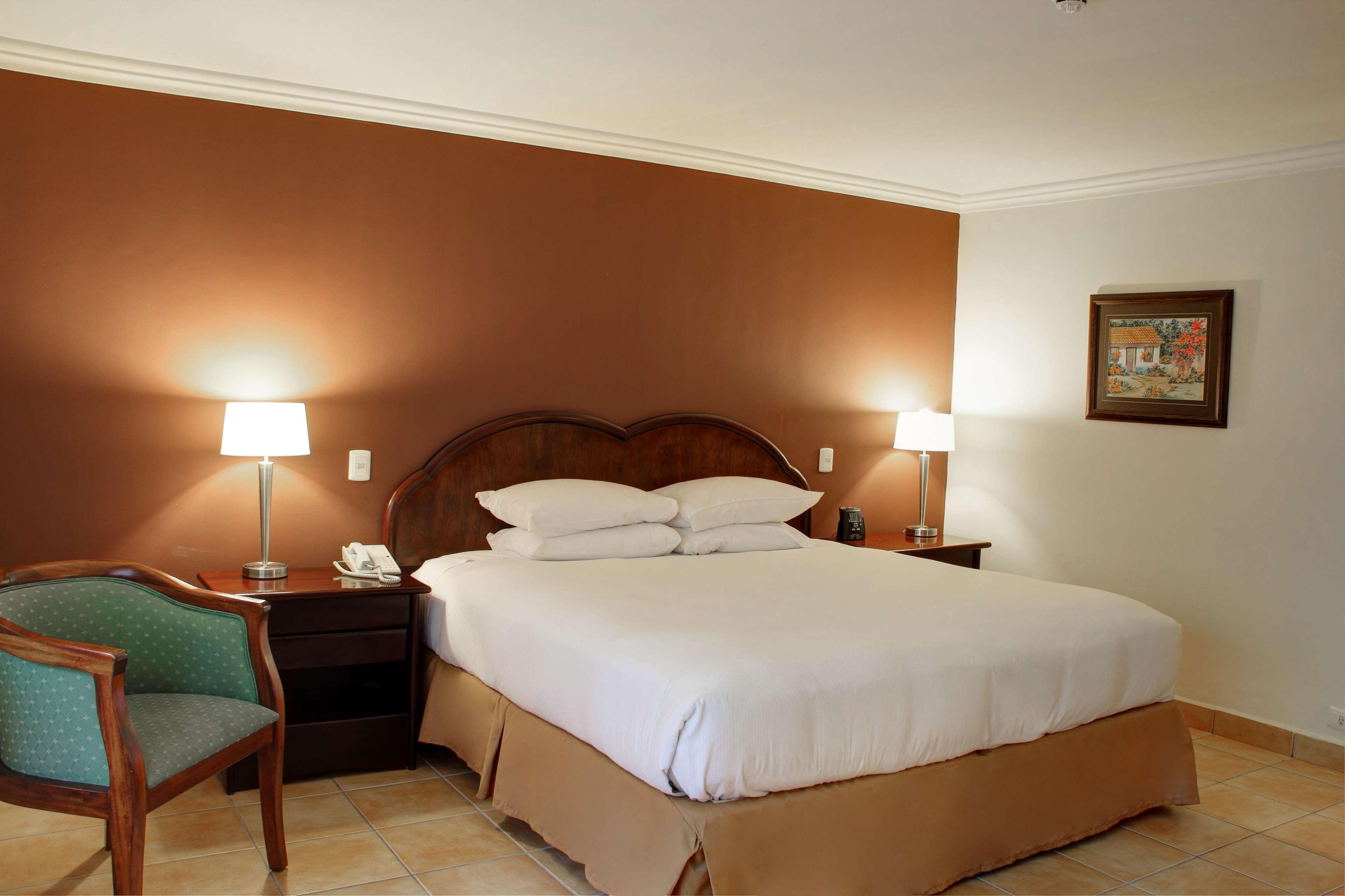 Hilton Cariari Doubletree San Jose - Costa Rica Hotel Luaran gambar A bedroom
